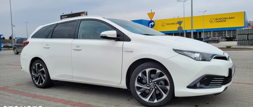 Toyota Auris cena 76900 przebieg: 49700, rok produkcji 2019 z Przecław małe 407